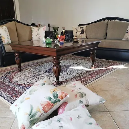 Hébergement de vacances Mama's House. 300m απο τον μύλο των ξωτικών. Tríkala