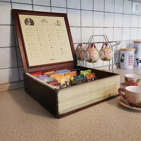 Mama's House. 300m απο τον μύλο των ξωτικών.