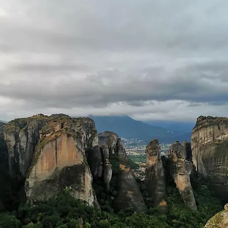 Mama's House. 300m απο τον μύλο των ξωτικών. *